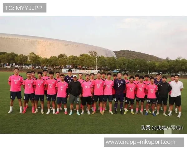 麦克法兰称赞球员表现强调新教练即将上任助力球队发展