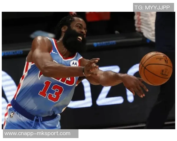 杜兰特赞伊森与小贾底角三分能力出色对手防守也难阻突破攻筐